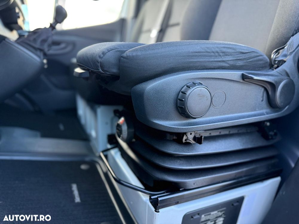 Mercedes-Benz Sprinter - 10