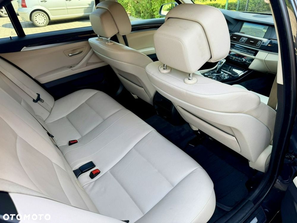 BMW Seria 5 520d Luxury Line - 8
