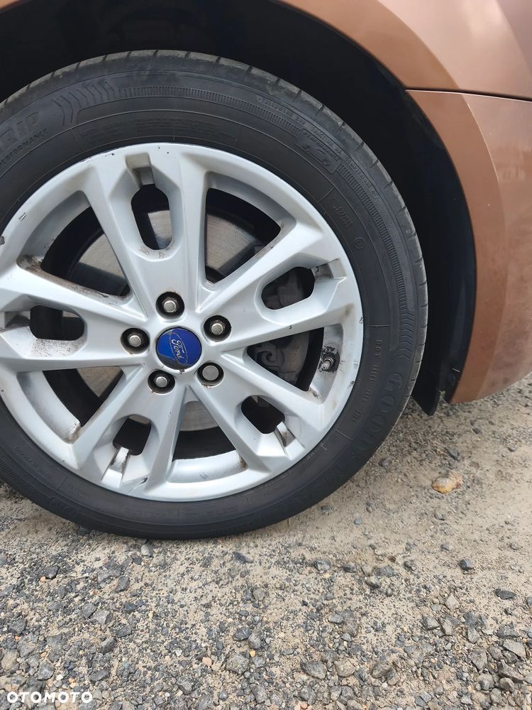 Ford Tourneo Connect Grand - 24