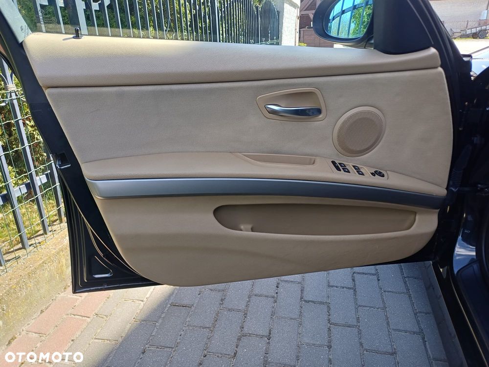 BMW Seria 3 320d - 14