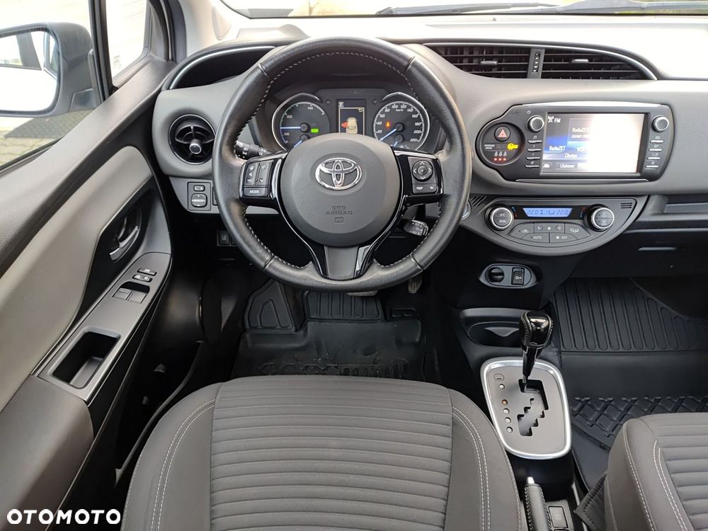Toyota Yaris - 12