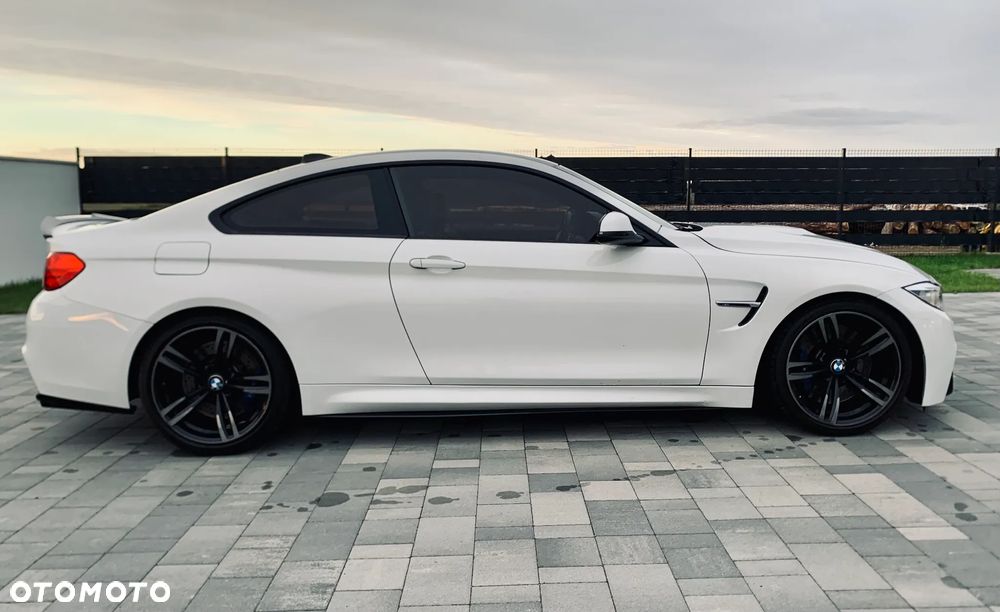 BMW M4 Coupe DKG - 10