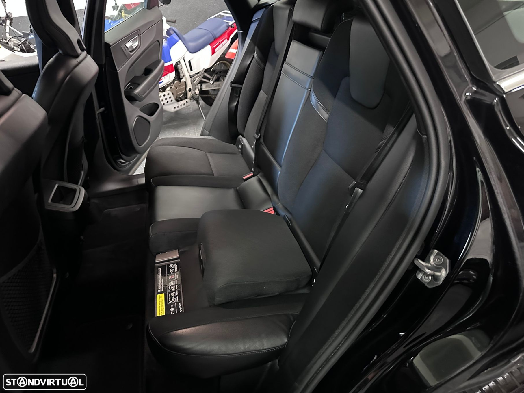 Volvo XC 60 - 25
