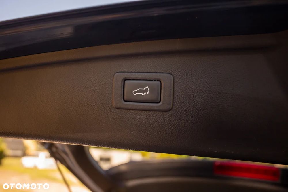 Subaru Outback 2.0 D Comfort AT - 22