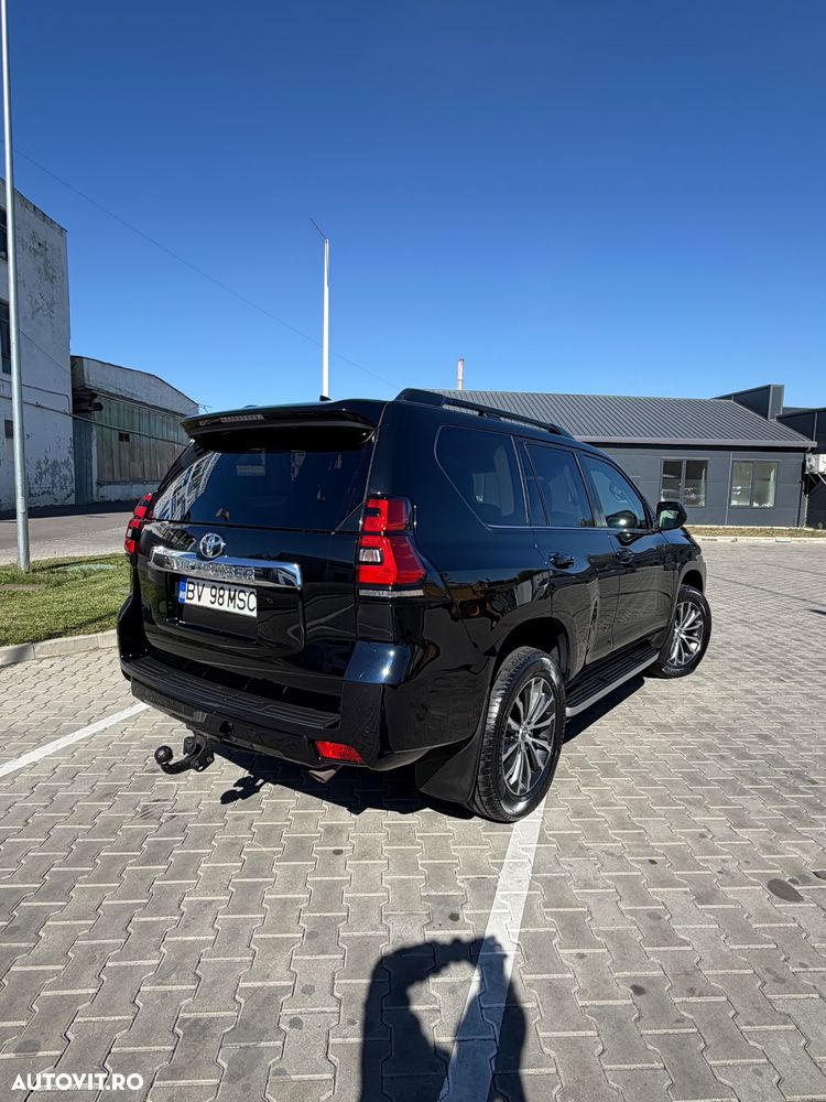 Toyota Land Cruiser - 2