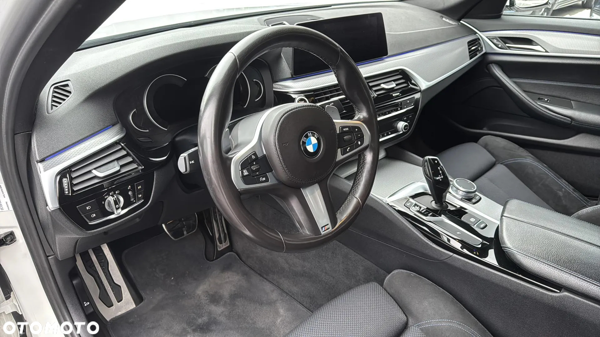BMW Seria 5 520d xDrive M Sport sport - 9