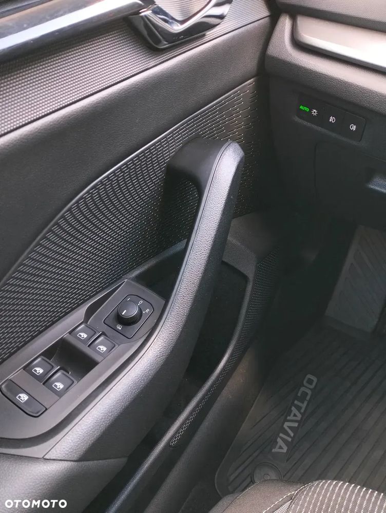 Skoda Octavia 2.0 TDI Ambition - 14