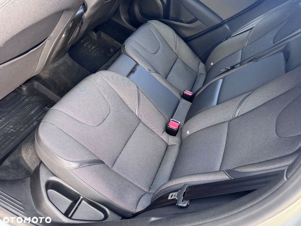 Volvo V40 D3 Inscription - 41
