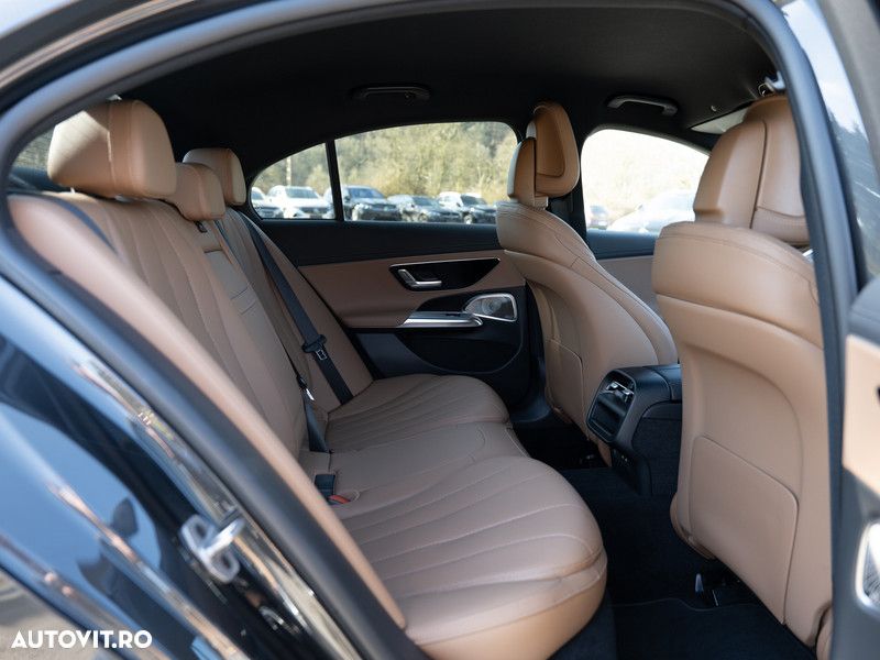 Mercedes-Benz E 300e 9G-TRONIC AMG Line NIGHT Edition - 5