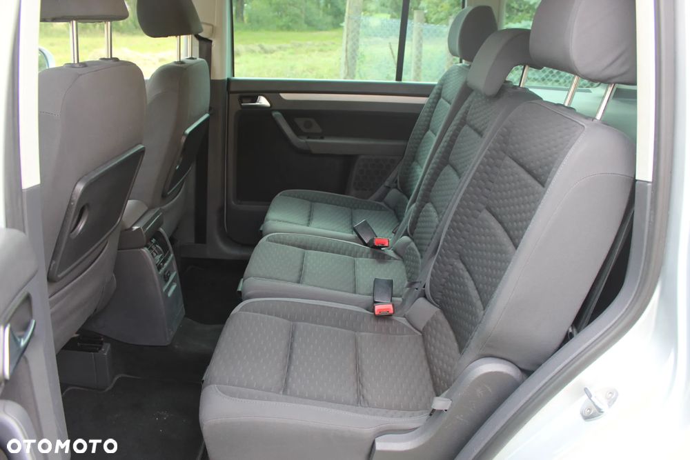 Volkswagen Touran - 9