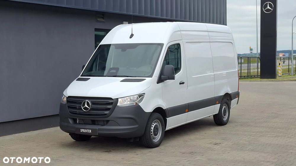 Mercedes-Benz Sprinter - 2