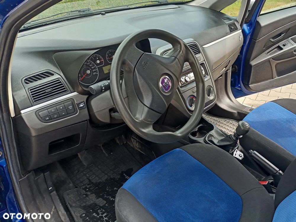 Fiat Grande Punto - 12