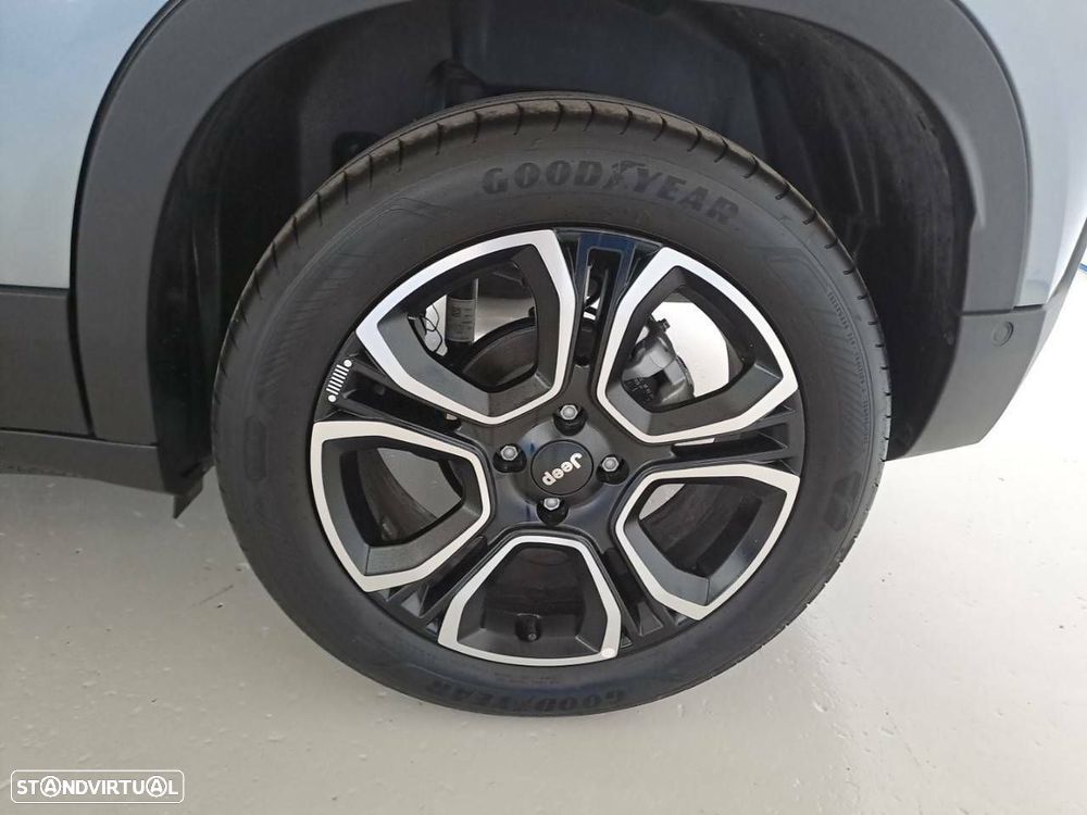 Jeep Avenger 1.2 GSE T3 Summit - 11