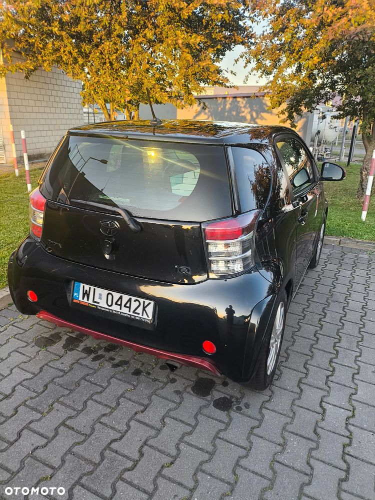 Toyota iQ - 5