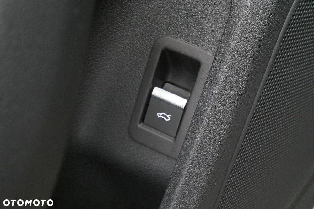 Audi A4 Limousine - 17