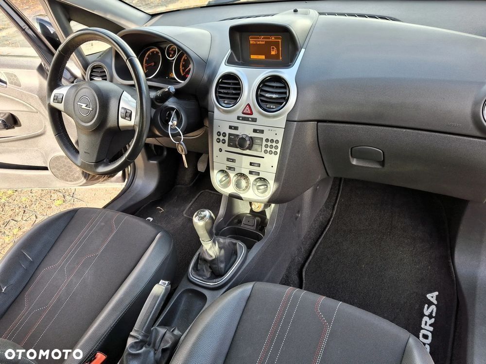 Opel Corsa 1.4 16V 150 Jahre - 22