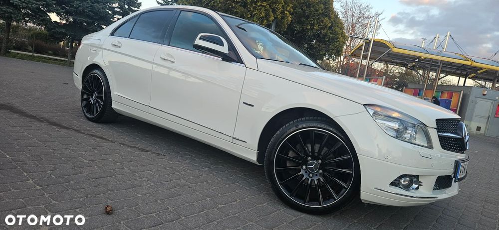 Mercedes-Benz Klasa C 180 BlueEFFICIENCY 7G-TRONIC Avantgarde - 11