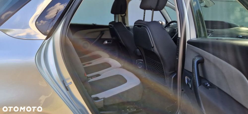 Citroën C4 Picasso - 19