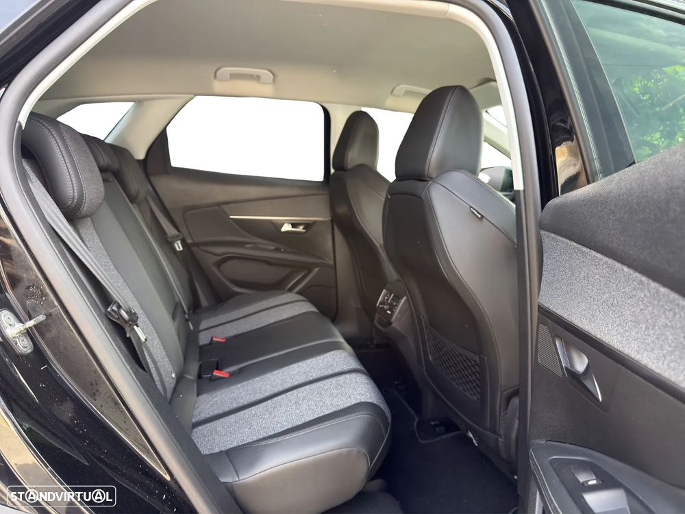 Peugeot 3008 PureTech 130 Stop & Start GPF EAT8 Allure - 17