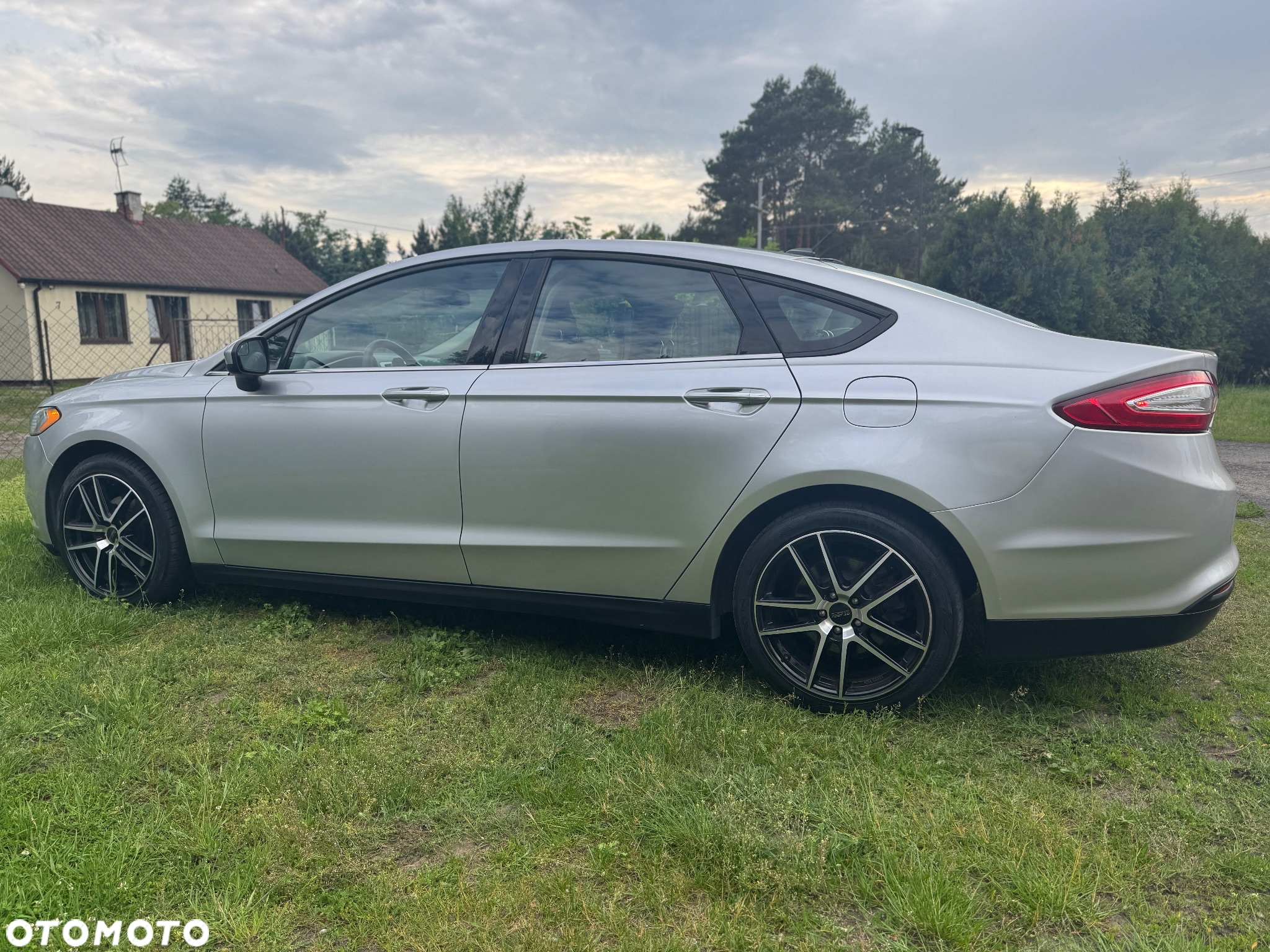 Ford Fusion - 16