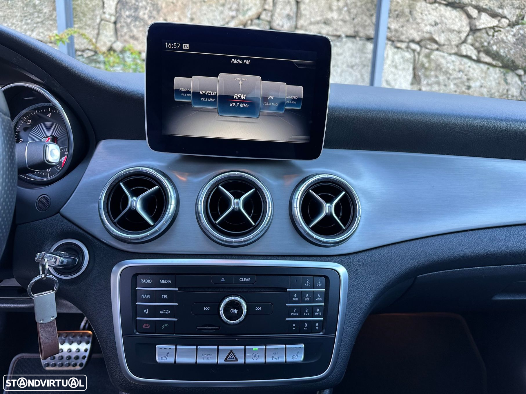 Mercedes-Benz CLA 180 - 21