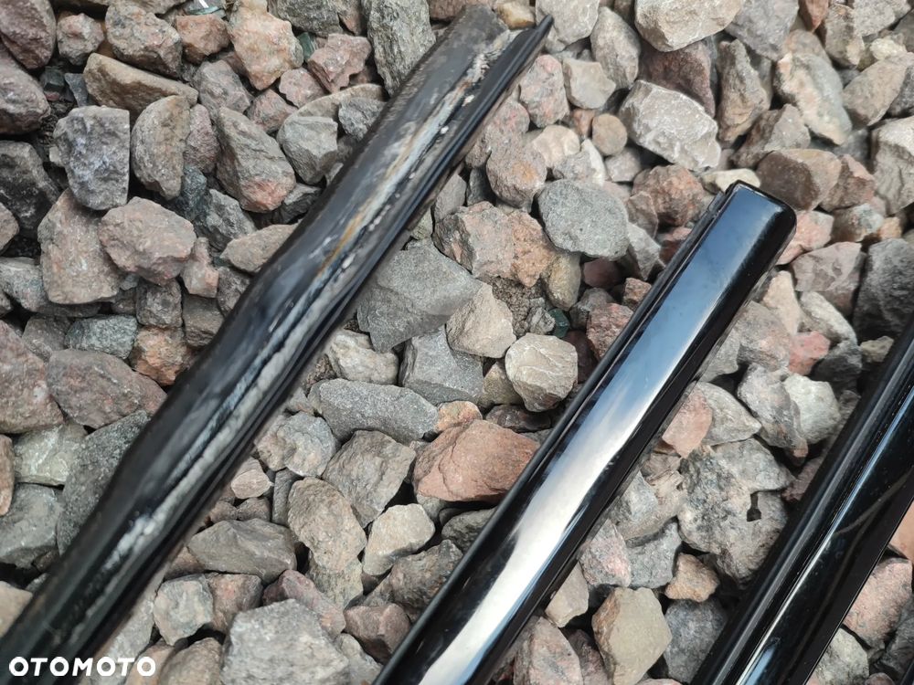 BMW E46 SEDAN ORYGINALNY KOMPLETNY KOMPLET LISTEW OZDOBNYCH SCHADOW-LINE / CZARNY WYSOKI POŁYSK / GLANZSCHWARZ M-PAKIET W DOBRYM STANIE O NR. 51 13 2 695 281 / 51 13 2 695 282 / 51 34 2 695 290 / 51 34 2 695 289 / 51 33 2 695 284 OEM W DOBRYM STANIE - 33