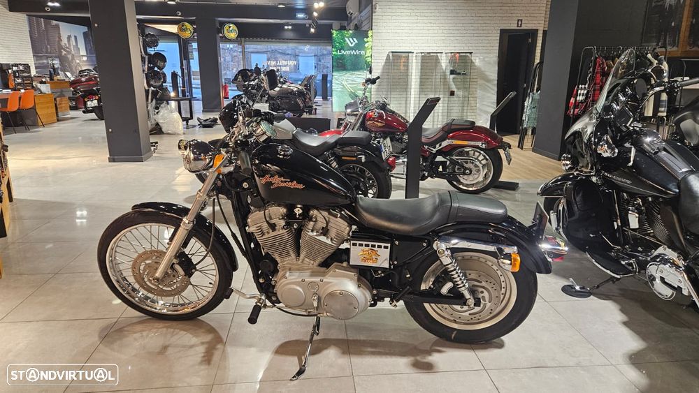 Harley-Davidson 883 Custom - 3