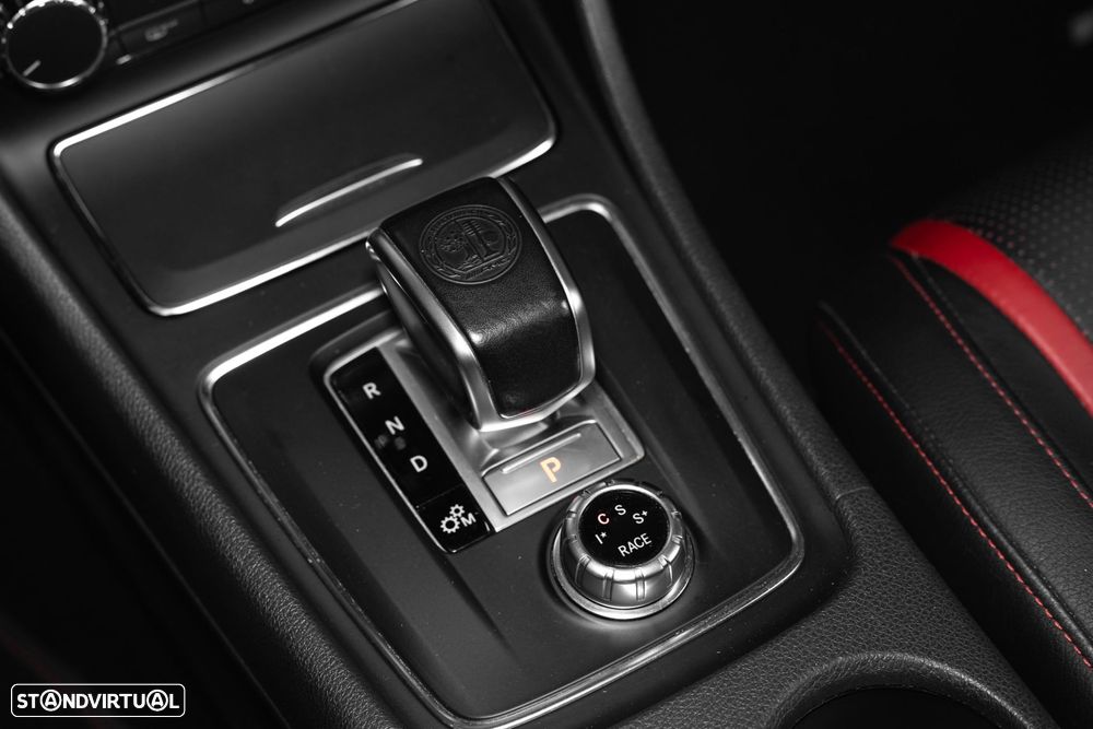 Mercedes-Benz A 45 AMG 4Matic Speedshift 7G-DCT - 29