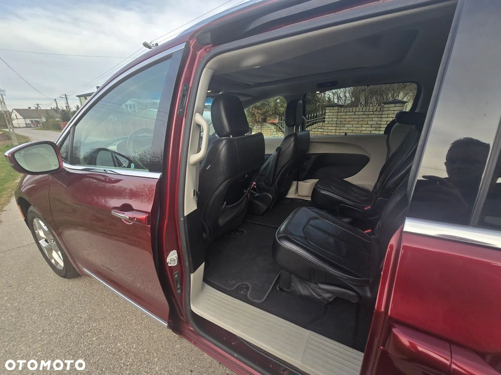 Chrysler Pacifica - 21