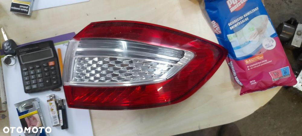 LAMPA PRAWA FORD MONDEO MK4 LIFT KOMBI