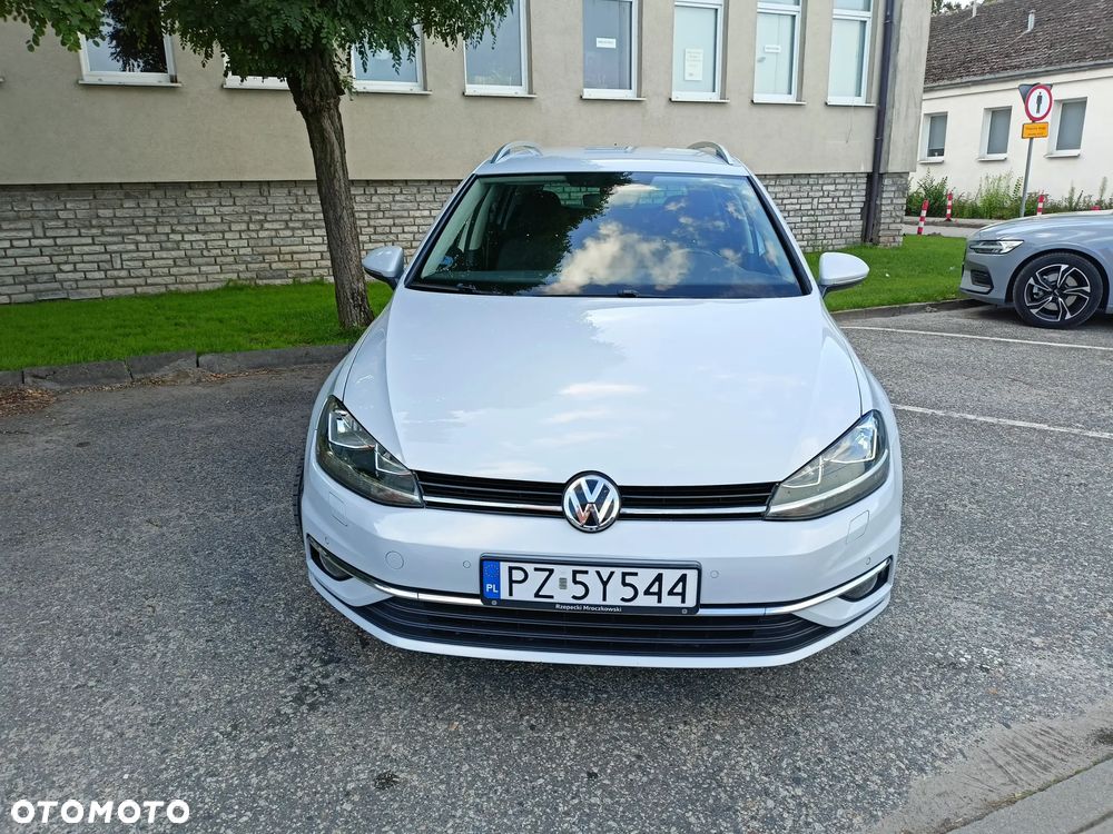 Volkswagen Golf - 8