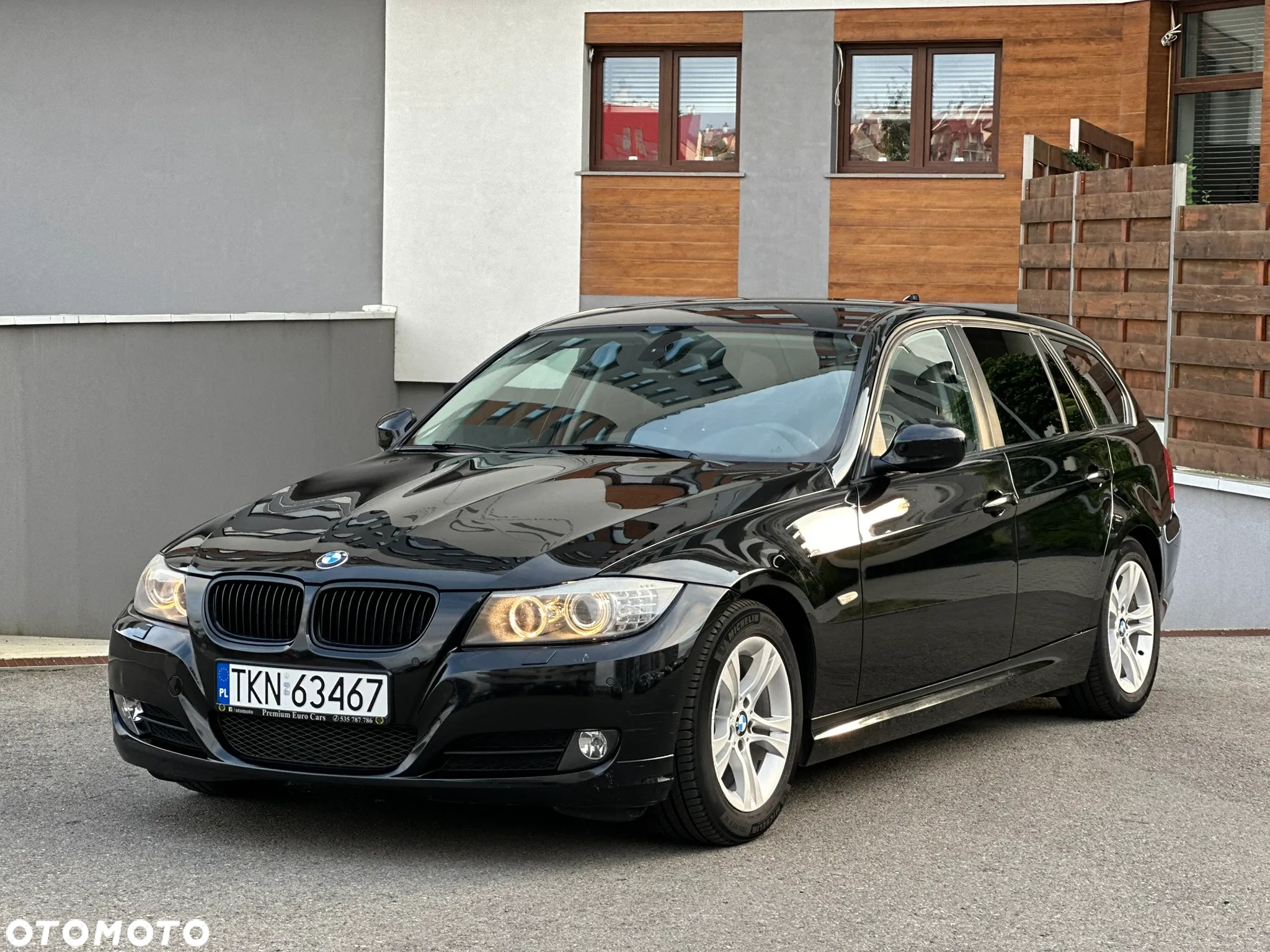 BMW Seria 3 320d DPF Touring - 13