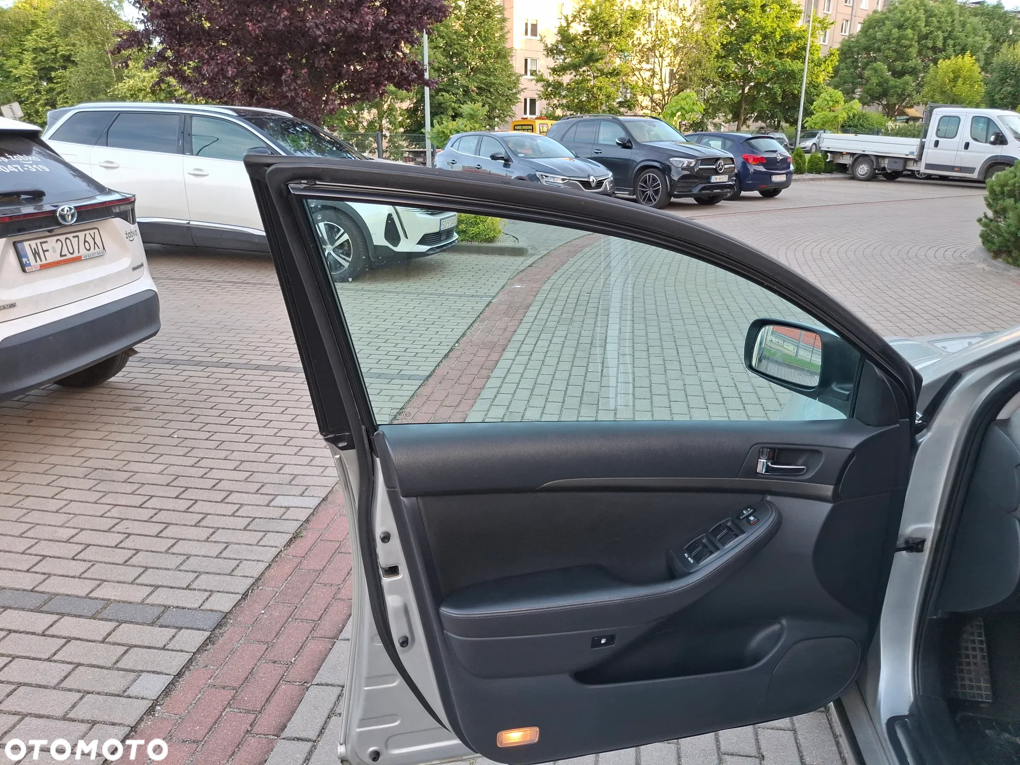 Toyota Avensis 1.8 VVT-i Combi Executive - 29