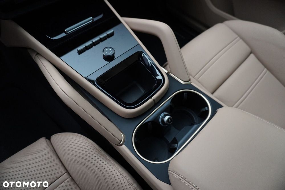Porsche Cayenne - 25