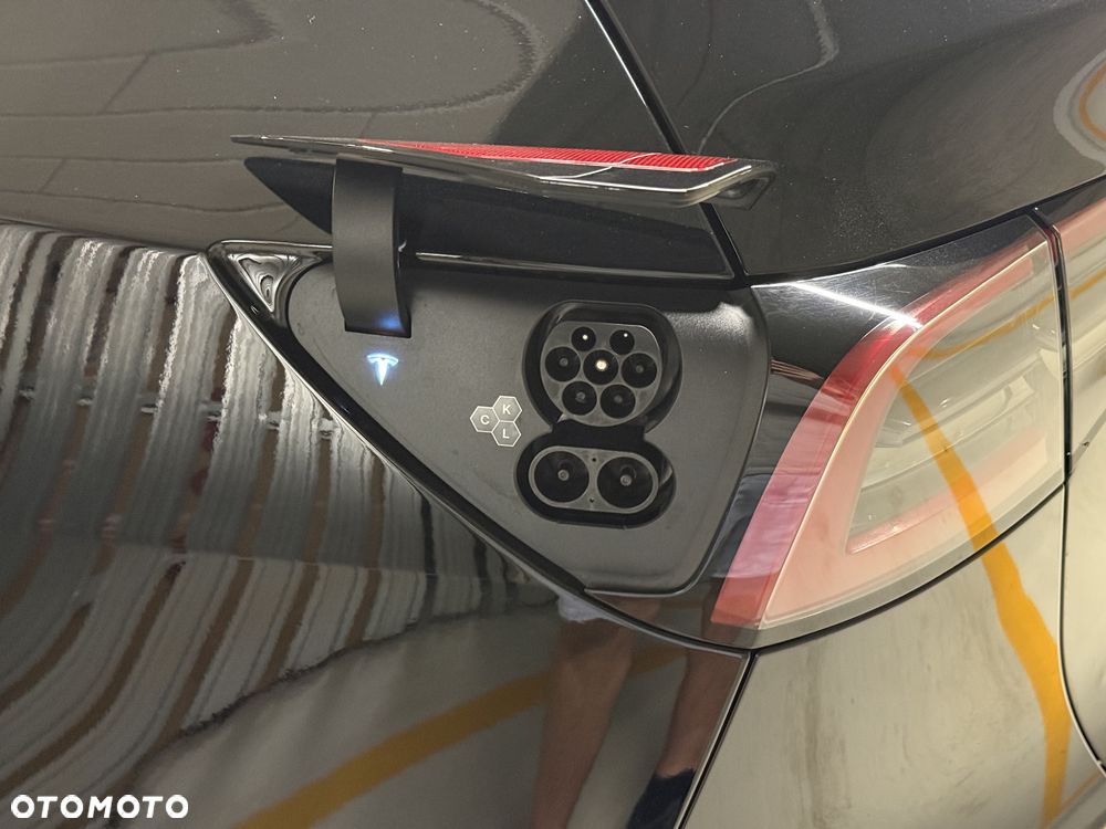 Tesla Model Y - 20