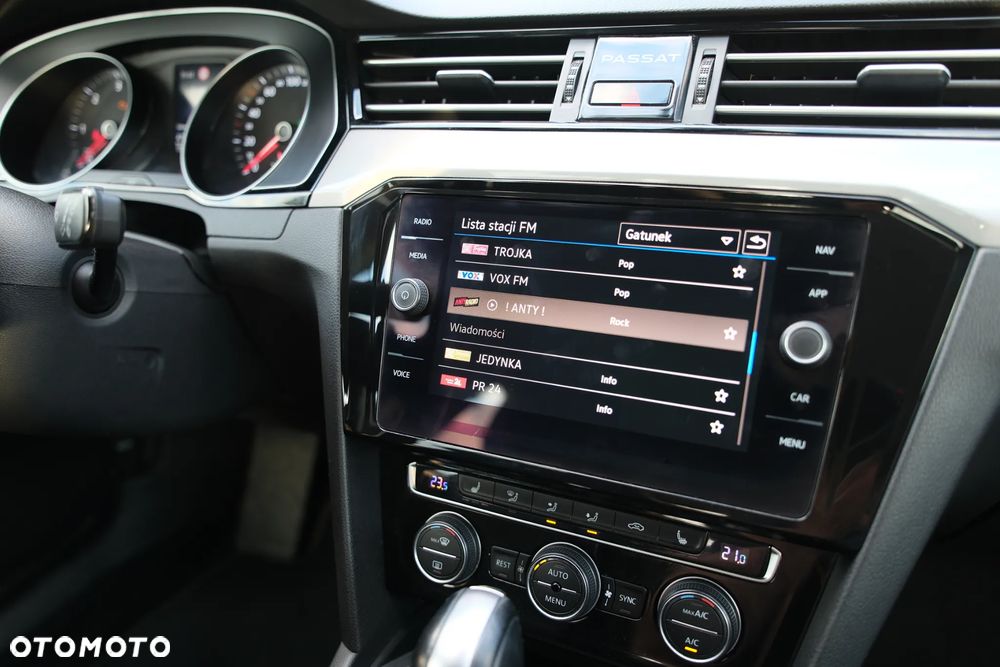 Volkswagen Passat 2.0 TDI Business DSG - 23