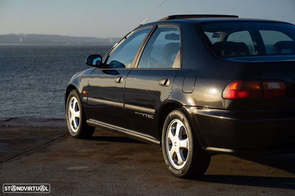 Honda Civic 1.6 VTi - 26