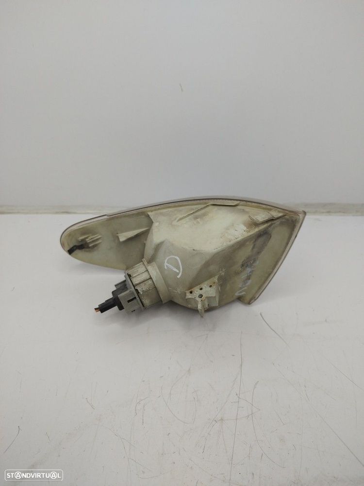 Farolim De Pisca Frente Dto Ford Mondeo I (Gbp) - 3