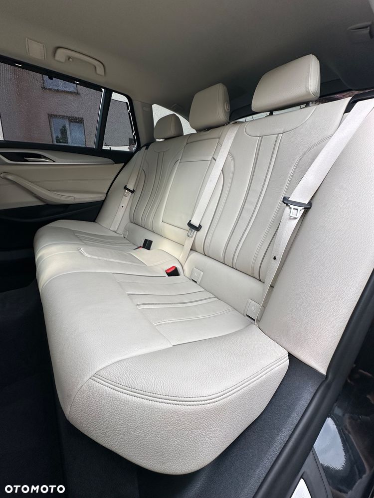 BMW Seria 5 520d Luxury Line sport - 9
