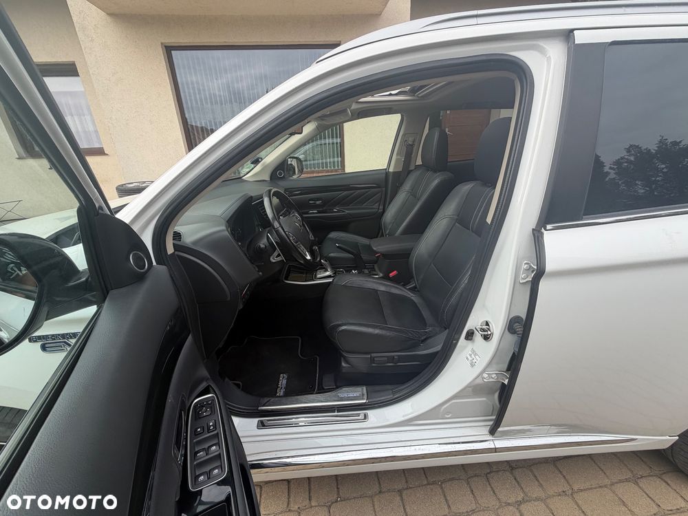 Mitsubishi Outlander Intense + - 9
