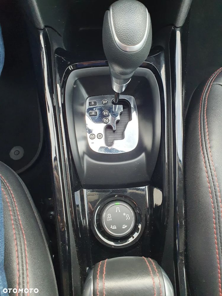 Peugeot 2008 PureTech 110 Stop&Start EAT6 GT-Line Edition - 17