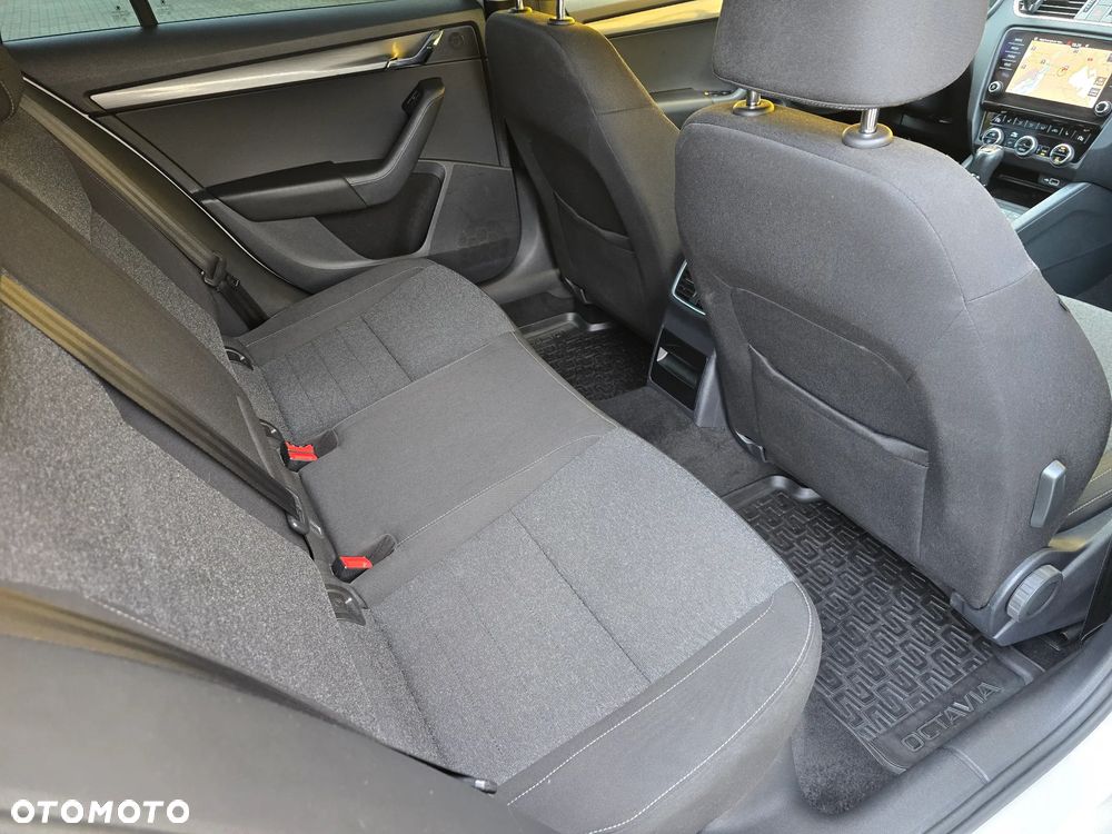 Skoda Octavia 2.0 TDI DSG Soleil - 36