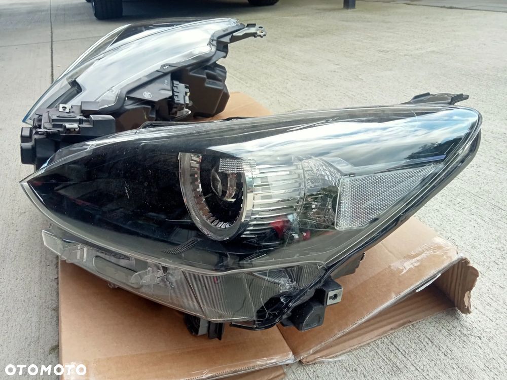 Grill Mazda 2 2015- 2025 części zderzaka DJ DL - 19