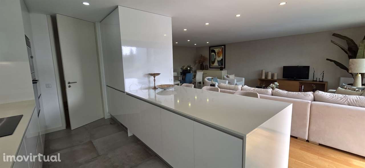 Apartamento T3 em Gaia Centro | Design Moderno & Suítes - Grande imagem: 5/30