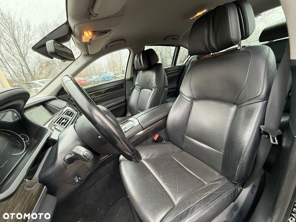 BMW Seria 7 740d xDrive - 14
