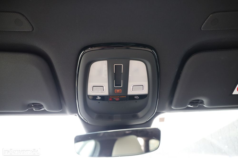 Volvo XC 60 2.0 T6 PHEV Plus Dark AWD - 29