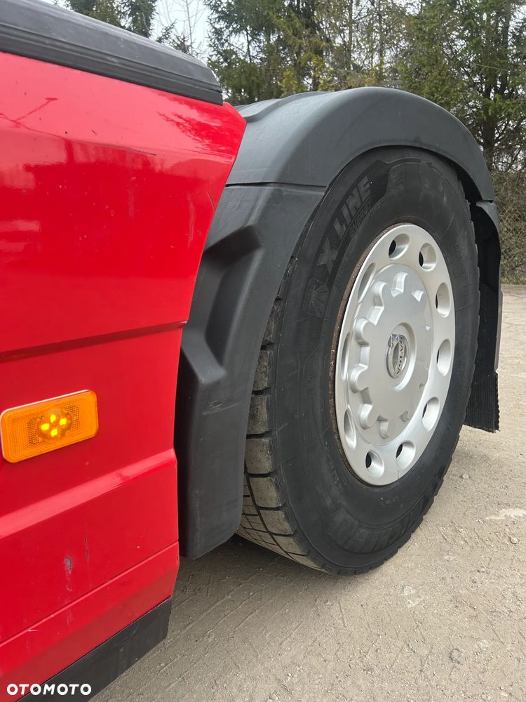 Volvo FH 460 AUTOMAT / HALOGENY ORUROWANIE / FULL SPOJLERY / OBRTOWE SIEDZENIE / KSENONY / LED / POLSKI SALON / PRZEBIEG 995 TYS. KM / EURO 6 / 2014 ROK !! - 16