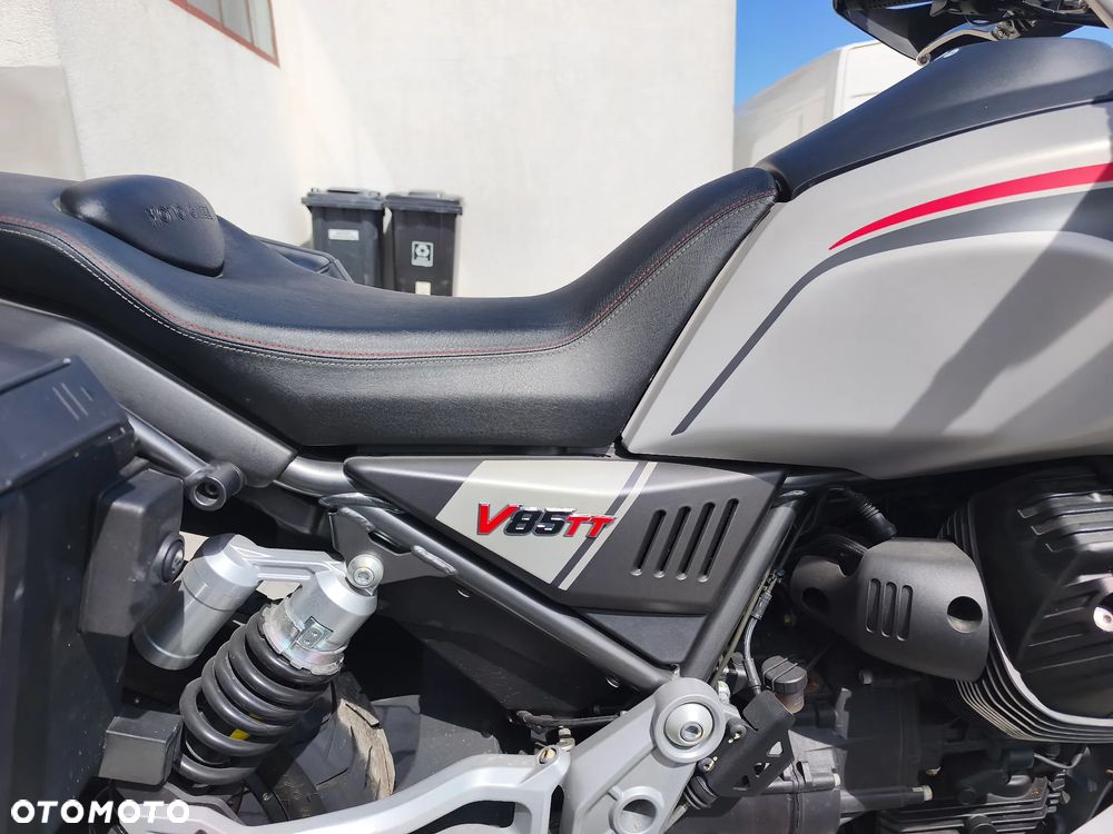 Moto Guzzi V85 - 20