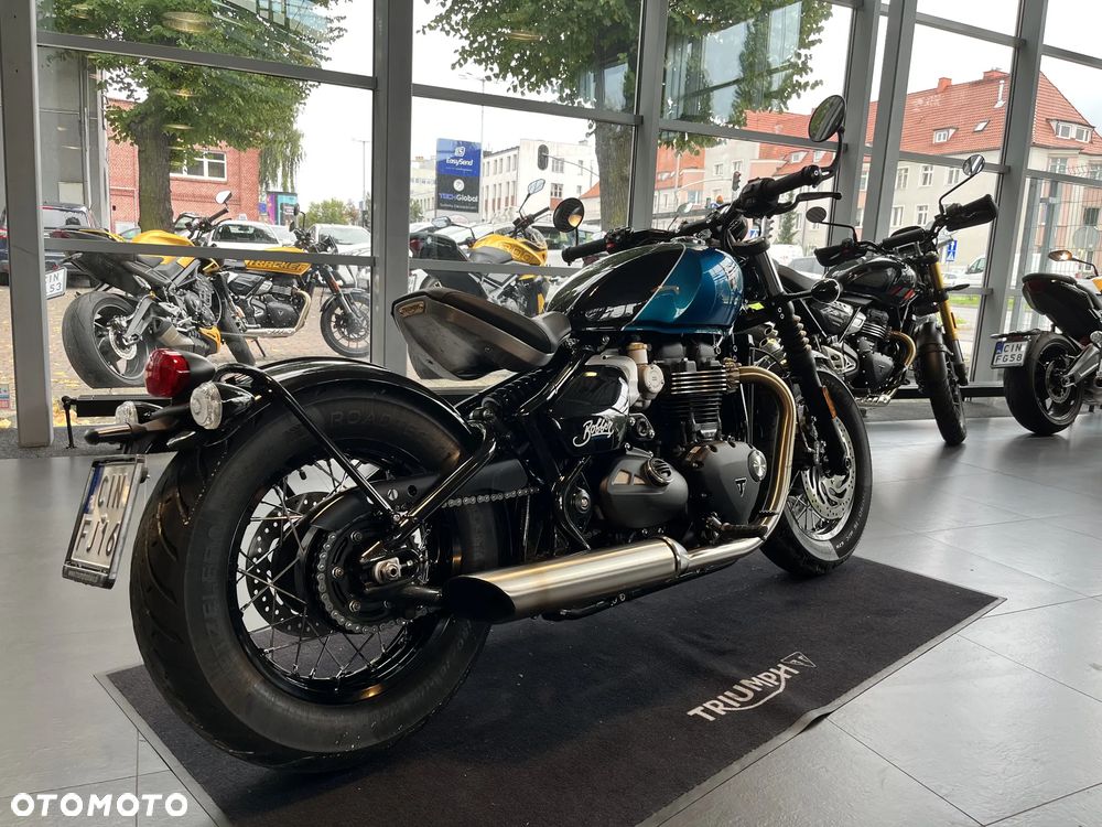 Triumph Bonneville Bobber - 3