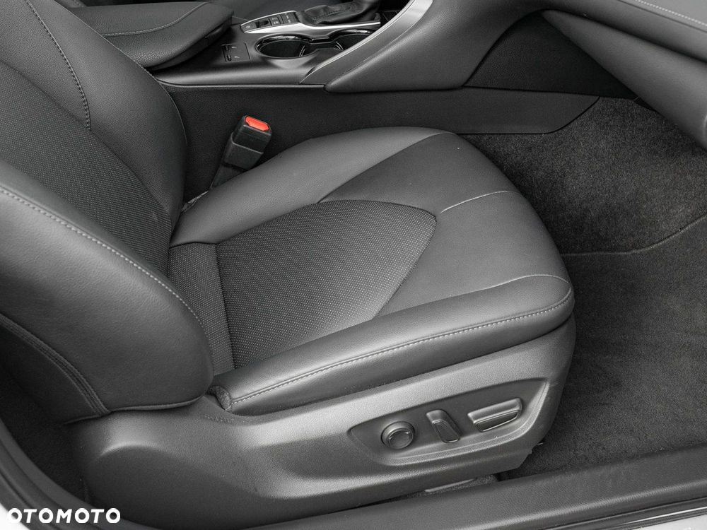 Toyota Camry - 29